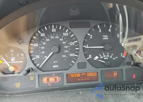 2003 BMW 325 I z USA, uszkodzony, nr VIN WBAET37453NJ33624